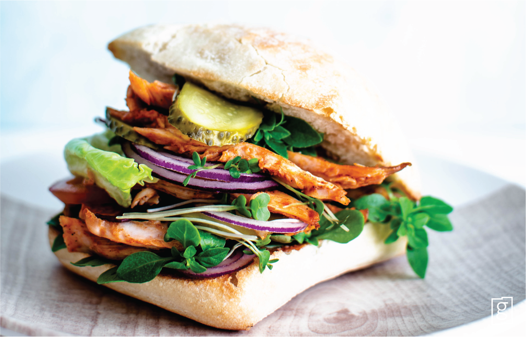 Lean turkey burger on wholemeal bread, ideal for managing blood sugar levels and supporting a diabetes-friendly diet.