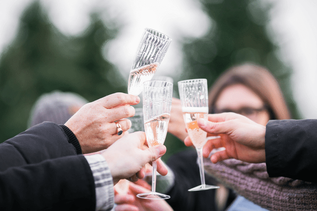 Managing Alcohol and Diabetes: Tips for Safe Drinking During the Holidays